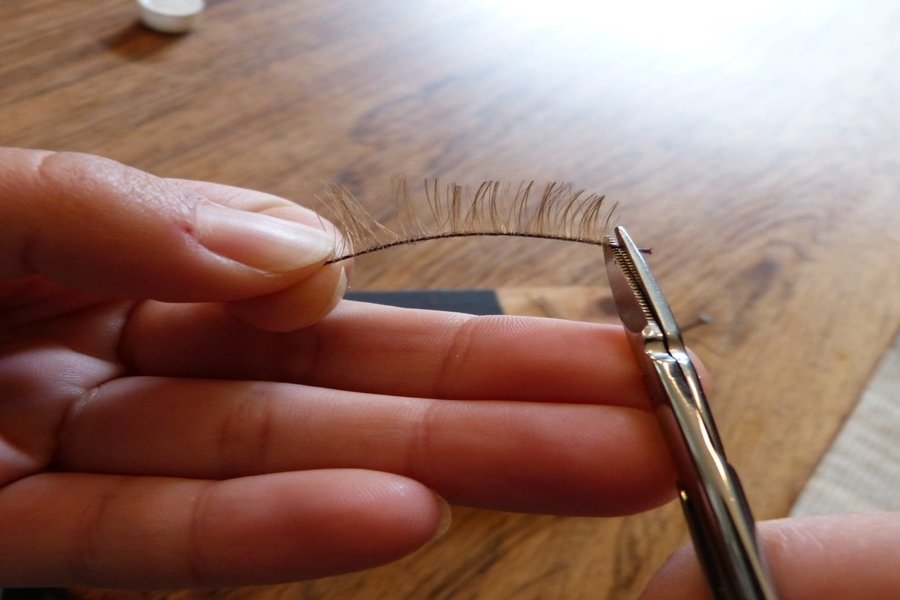 Cut The Eye Lashes